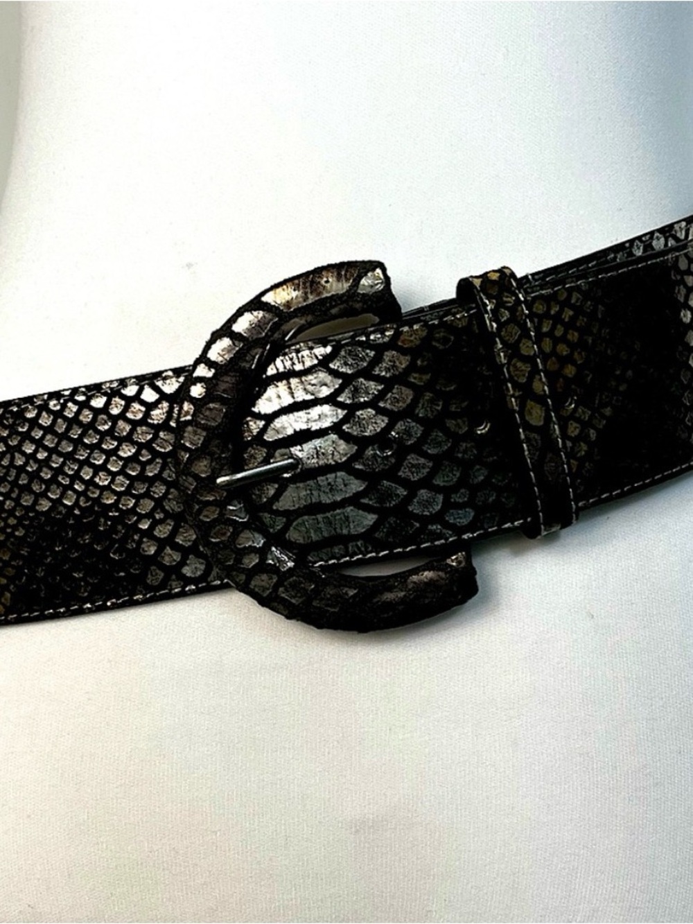 LEATHEROCK Metallic Iridescent Snakeskin Leather Wide Statement Belt Size M